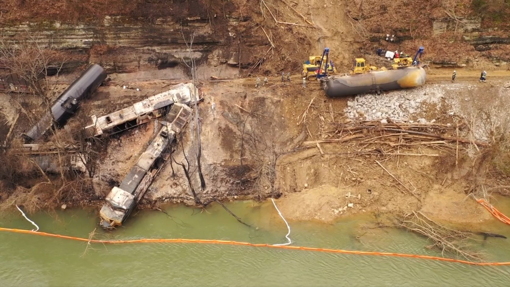 Crews carefully removing scorched remains of Draffin, Kentucky, train derailment
